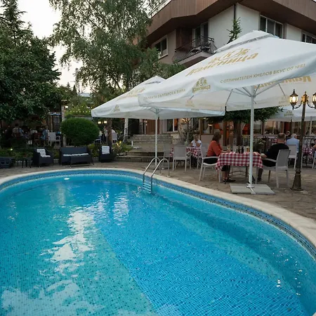 Pensiune La Casa 3*